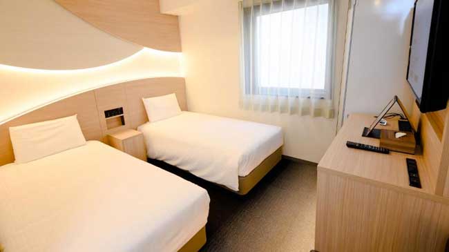 Henn na Hotel Tawaramachi Twin Room with LG Styler