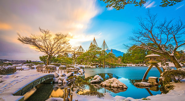 Kenrokuen (Ishikawa) Yukitsuri - Japan’s Most Spectacular Views