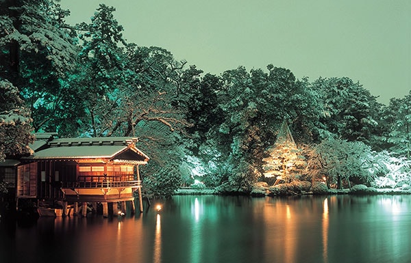 Kenrokuen (Ishikawa) Yukitsuri - Japan’s Most Spectacular Views